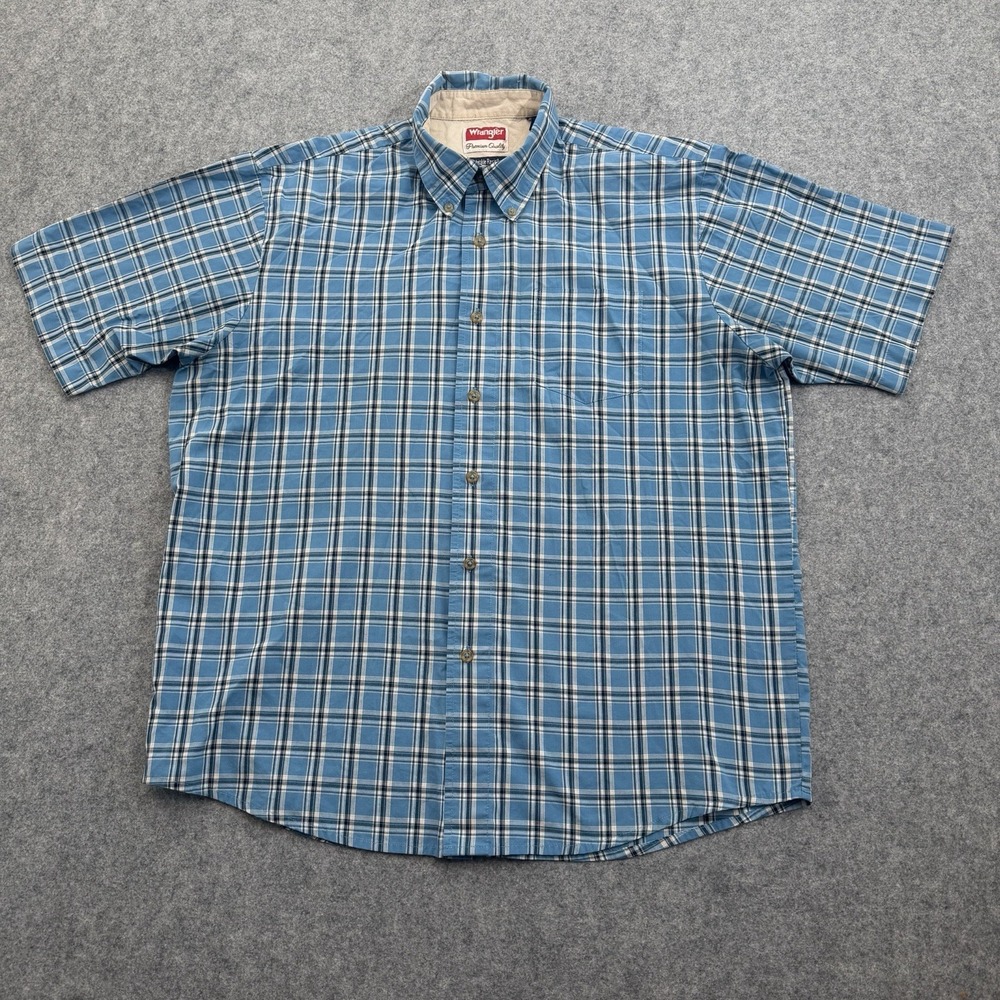 Wrangler Premium Quality Wrinkle Resist Blue Plaid Short Sleeve ButtonDown Shirt